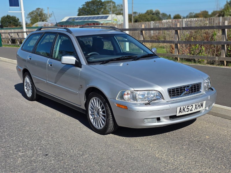 2002 Volvo V40 1.9T SE Estate 5dr Petrol Manual 189 g/km 165 bhp