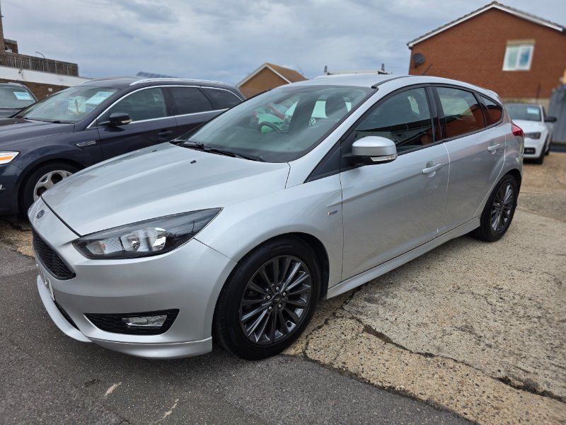 Silver 2018 Ford Focus 1.0T EcoBoost ST-Line Hatchback 5dr Petrol Manual Euro 6 s/s 140 ps in Bognor Regis
